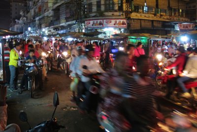 Phnom Penh night scene 