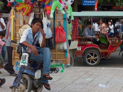 Phnom penh street scene 