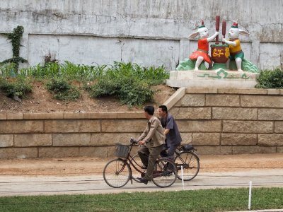 Street scene, Sariwon, North Korea