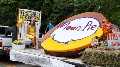 Float at the Moon Pie and RC Cola parade, Bell Buckle, TN