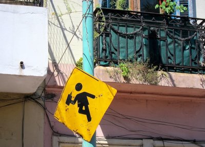 I'm not quite sure what this sign means? Buenos Aires, Argentina.jpg