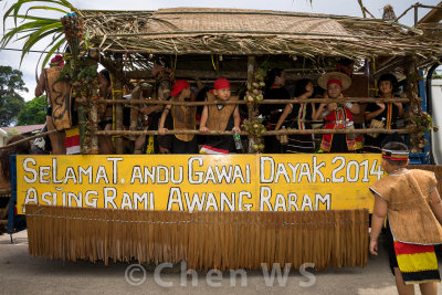 Gawai procession through Kampung Taee