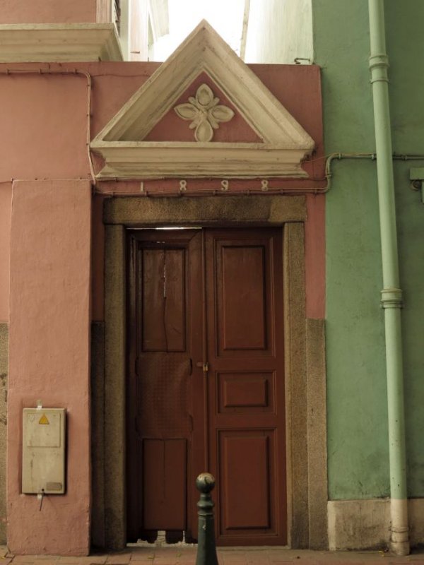 Building around Lilau Square (Largo Do Lilau)