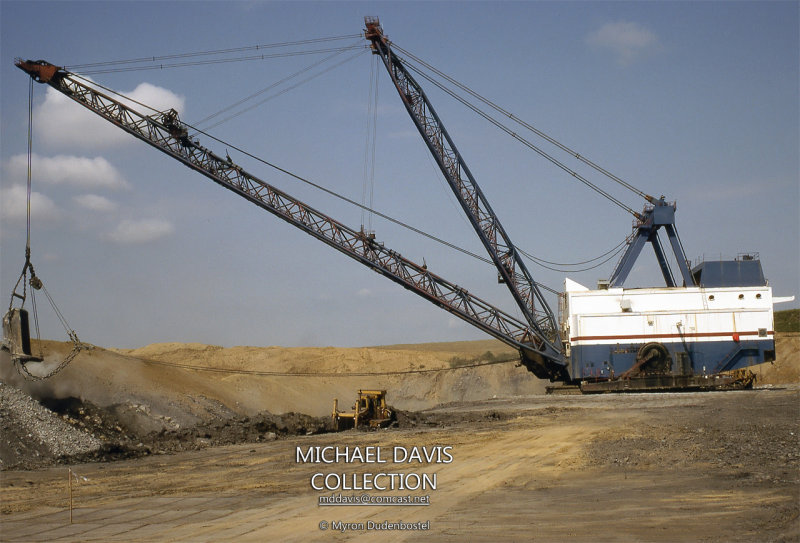 Arch of Illinois Bucyrus Erie 2570-W (Captain Mine)