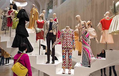 Fashion FORWARD Trois siècles de mode