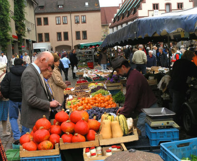 market scene .jpg