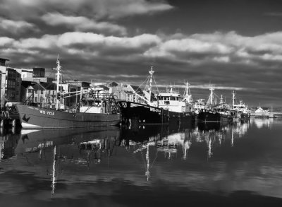 boats in harbour 5.jpg