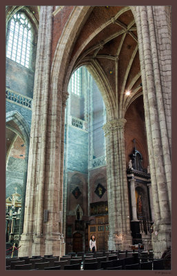 08 Rays in the cathedral