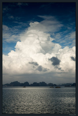 17 Storm over Halong