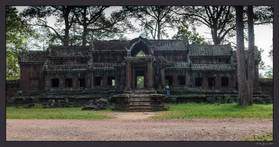 01 Angkor Wat entrance