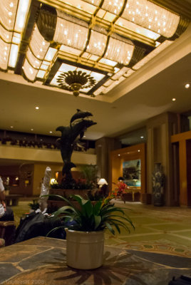 n2270 Hilton's Main Lobby