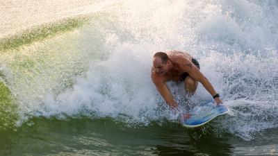 2016 September Surfer 29