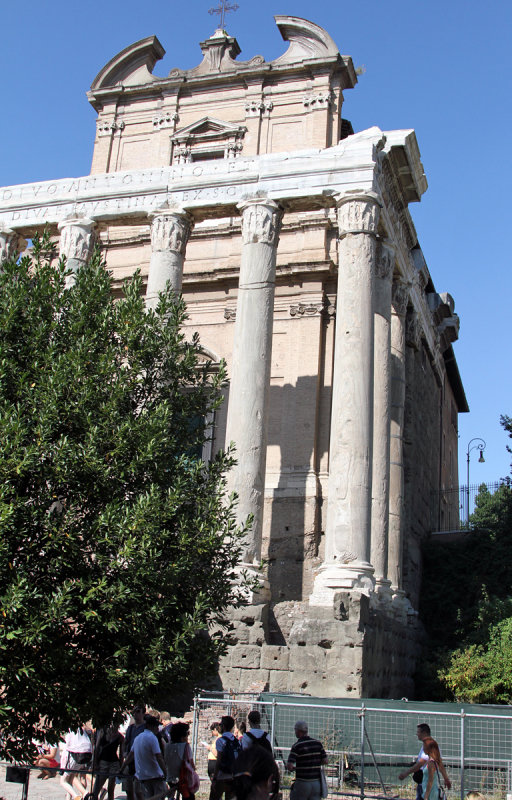  Temple of Antoninus and Faustina 