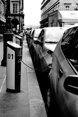 The new Paris-electric cars charging