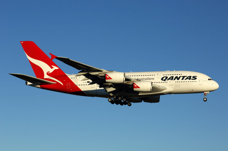 QANTAS AIRBUS A380 MEL RF 5K5A2422.jpg