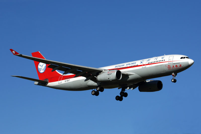 SICHUAN AIRBUS A330 200 MEL RF 5K5A2481.jpg