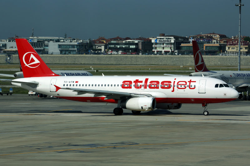 ATLAS JET AIRBUS A320 IST RF 5K5A0993.jpg
