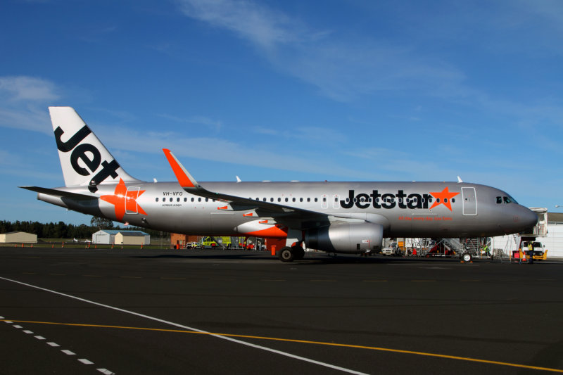 JETSTAR AIRBUS A320 HBA RF IMG_9970.jpg