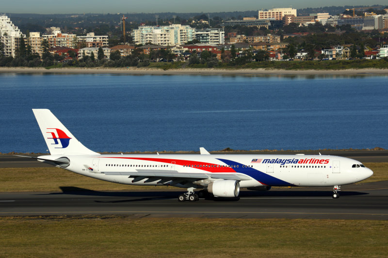 MALAYSIA AIRLINES AIRBUS A330 300 SYD RF 5K5A3302.jpg
