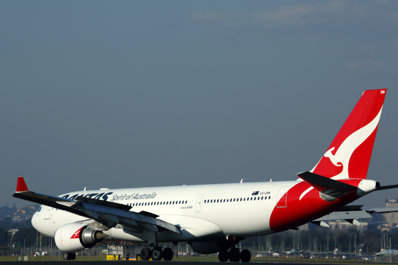 QANTAS AIRBUS A330 200 SYD RF 5K5A4220.jpg