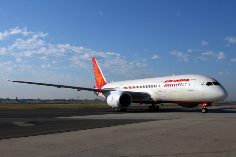 AIR INDIA BOEING 787 8 SYD RF IMG_0166.jpg