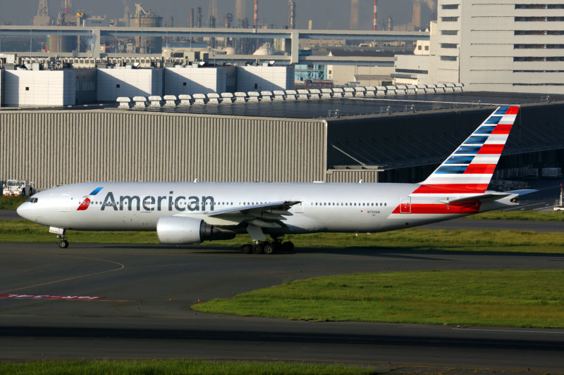 AMERICAN BOEING 777 200 HND RF 5K5A4673.jpg