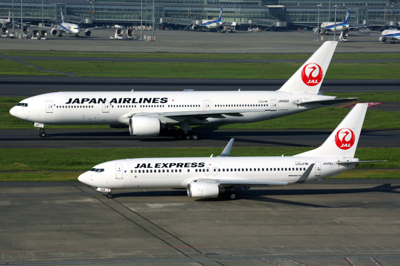 JAPAN AIRLINES AIRCRAFT HND RF 5K5A4702.jpg
