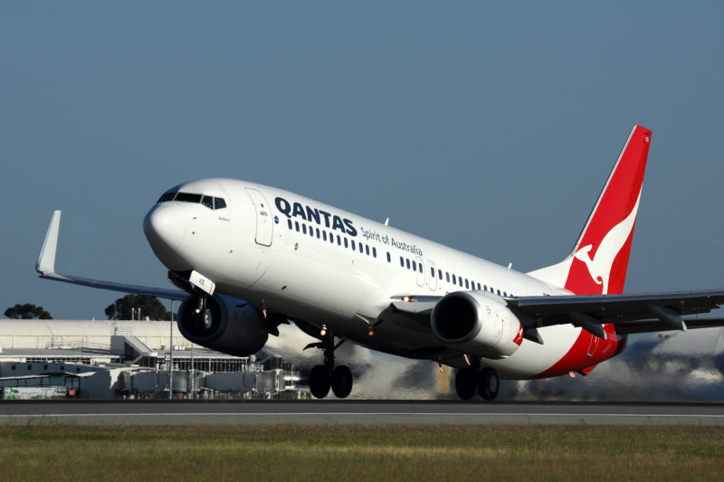 QANTAS BOEING 737 800 PER RF 5K5A7036.jpg