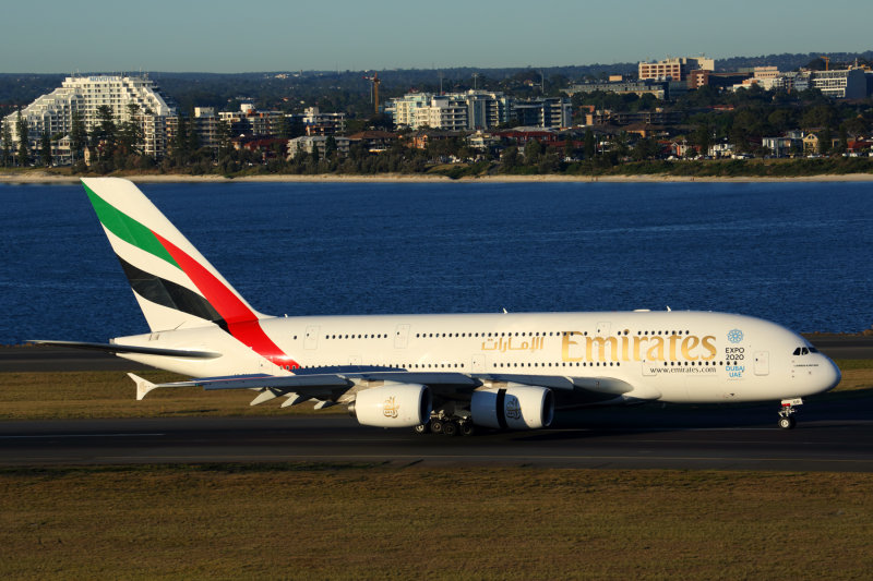 EMIRATES AIRBUS A380 SYD RF 5K5A7240.jpg