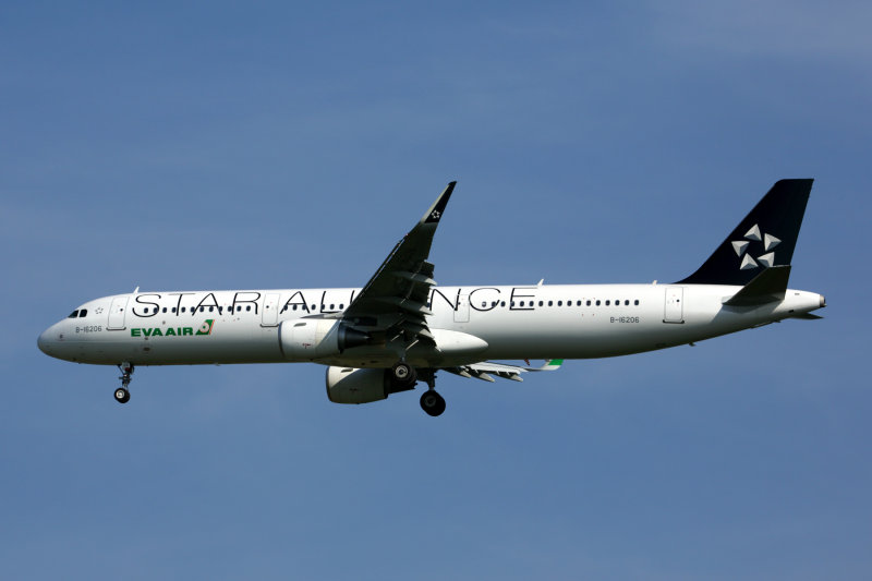 EVA AIR AIRBUS A321 BKK RF 5K5A7762.jpg