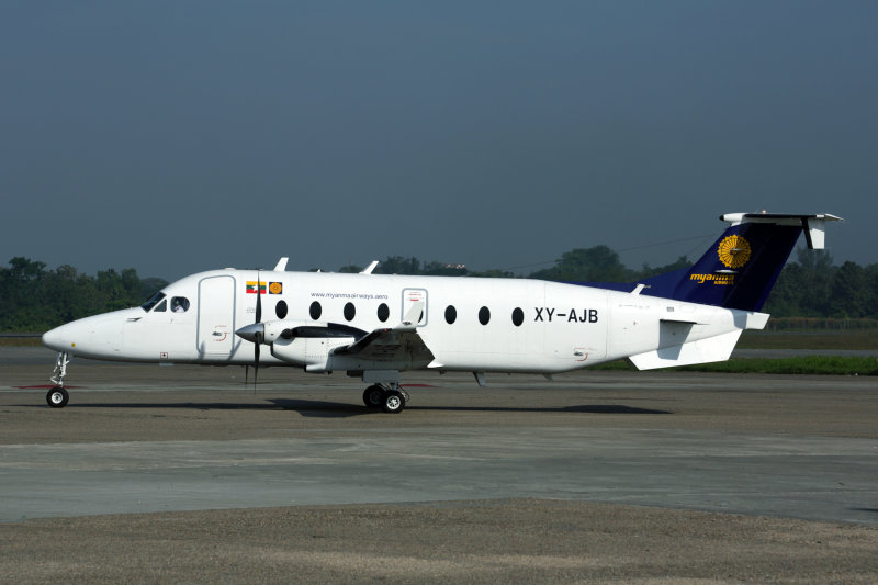 MYANMA AIRWAYS BEECH 1900D RGN RF 5K5A8111.jpg