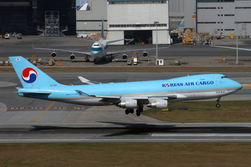 KOREAN AIR CARGO BOEING 747 400F HKG RF IMG_0643.jpg