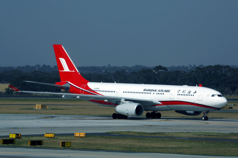 SHANGHAI AIRLINES AIRBUS A330 200 MEL RF 5K5A8837.jpg