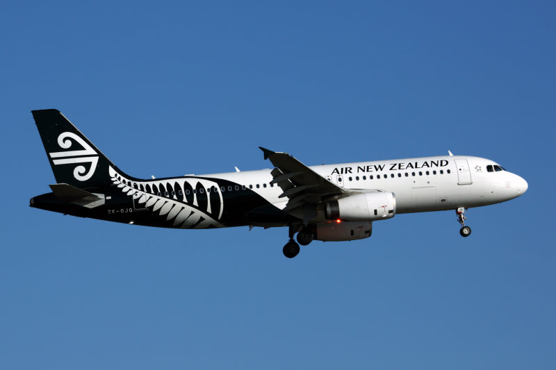 AIR NEW ZEALAND AIRBUS A320 AKL RF 5K5A9771.jpg