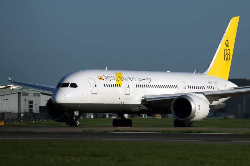 ROYAL BRUNEI BOEING 787 8 LHR RF 5K5A2772.jpg