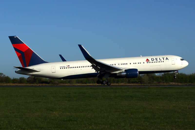 DELTA BOEING 767 300 MAN RF 5K5A9924.jpg