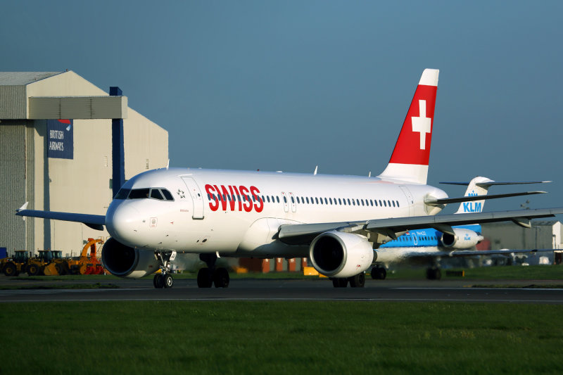 SWISS AIRBUS A320 LHR RF 5K5A9940.jpg