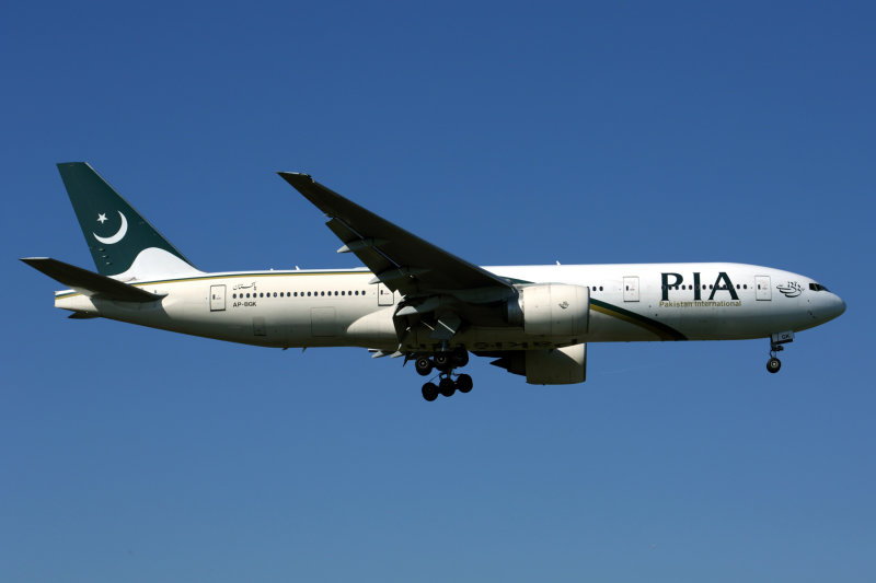 PAKISTAN INTERNATIONAL BOEING 777 200 LHR RF 5K5A9953.jpg