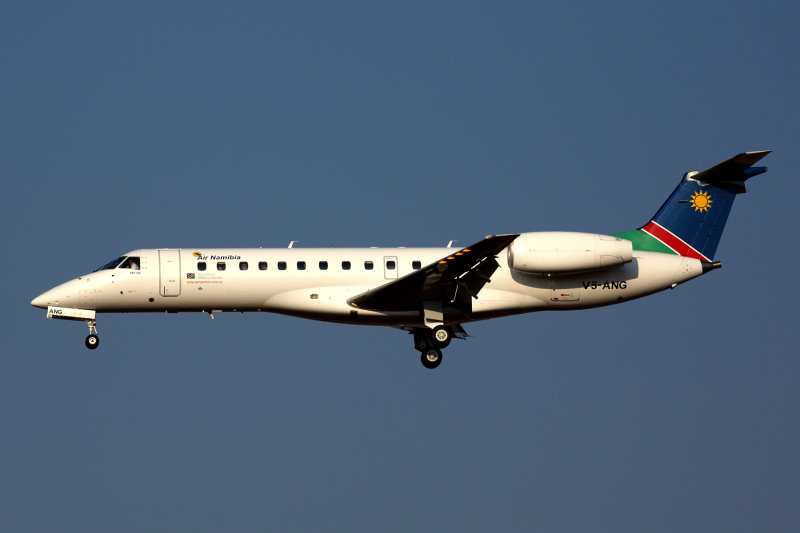 AIR NAMIBIA EMBRAER 135 JNB RF 5K5A1982.jpg