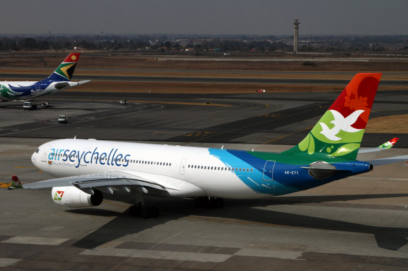 AIR SEYCHELLES AIRBUS A330 200 JNB RF IMG_9342.jpg