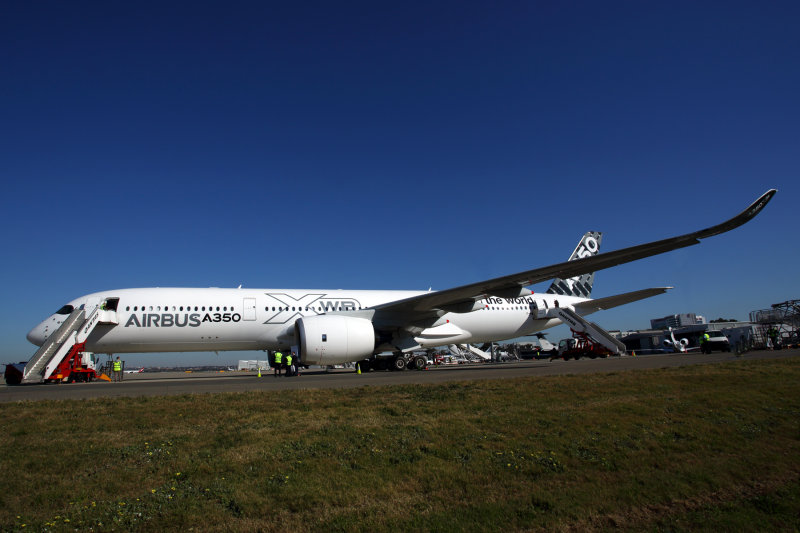 AIRBUS A350 SYD RF 5K5A1338.jpg