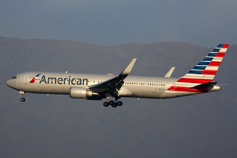 AMERCIAN BOEING 767 300 SCL RF 5K5A2208.jpg