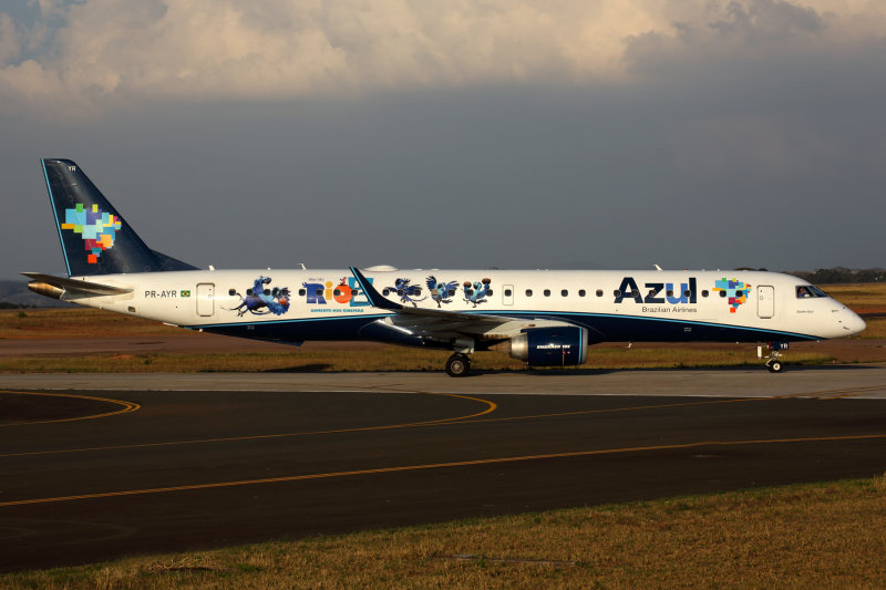 AZUL EMBRAER 190 VCP RF 5K5A3141.jpg