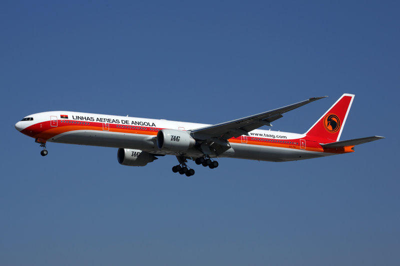 TAAG ANGOLA BOEING 777 300ER GRU RF 5K5A9570.jpg