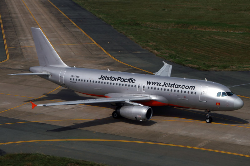 JETSTAR PACIFIC AIRBUS A320 SGN RF IMG_0190.jpg