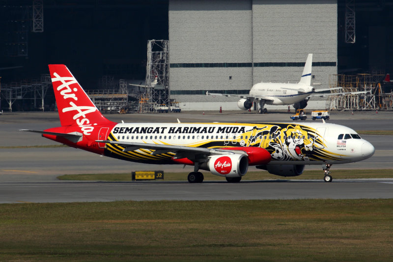 AIR ASIA AIRBUS A320 HKG RF 5K5A4933.jpg