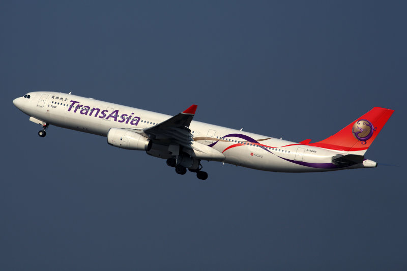 TRANS ASIA AIRBUS A330 300 TPE RF5K5A5622.jpg