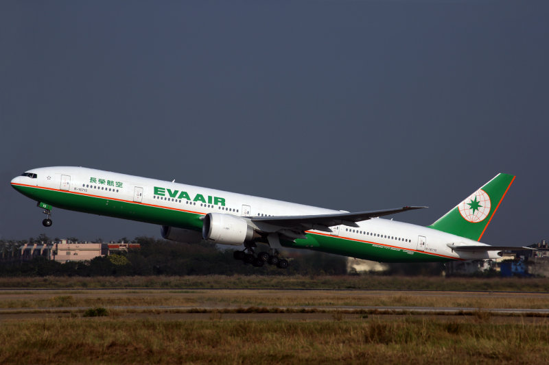 EVA AIR BOEING 777 300ER TPE RF 5K5A5606.jpg