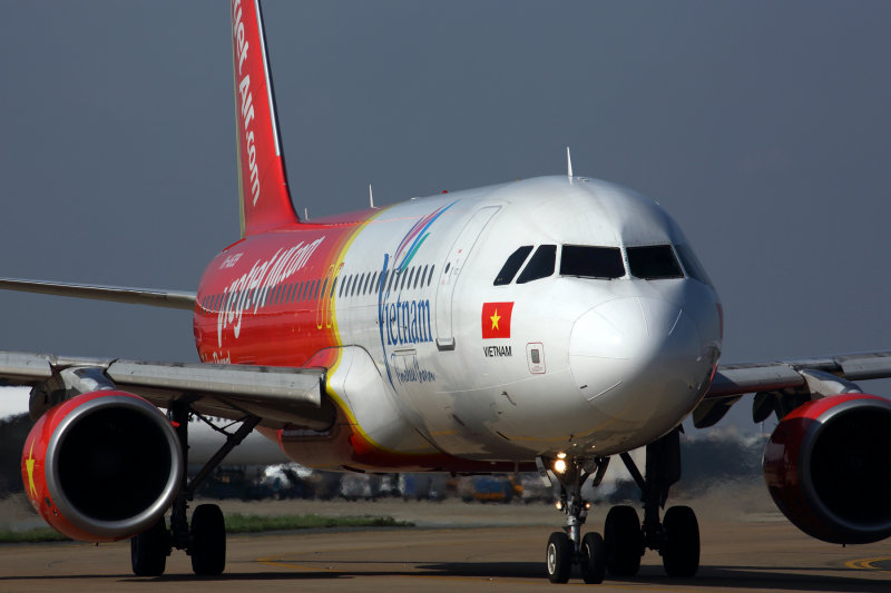 VIETJET AIR AIRBUS A320 SGN RF 5K5A5890.jpg