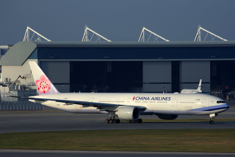 CHINA AIRLINES BOEING 777 300ER HKG RF 5K5A5255.jpg